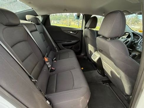 Used 2024 Chevrolet Malibu LT image 10