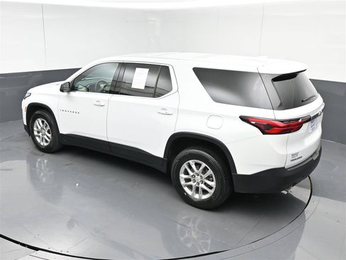 Used 2022 Chevrolet Traverse LS FWD image 27