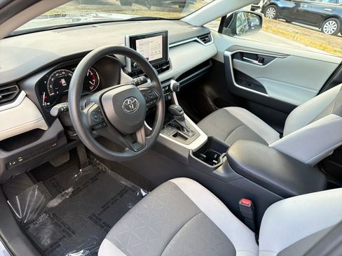 Used 2025 Toyota RAV4 XLE w/ Convenience Package image 13
