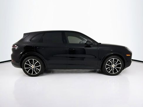 Certified 2024 Porsche Cayenne AWD/4WD image 8