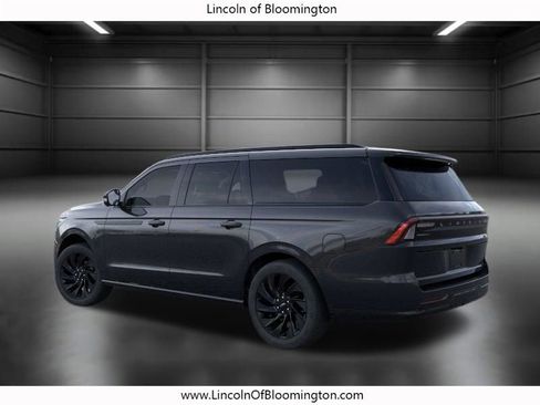 New 2026 Lincoln Navigator L Reserve AWD/4WD image 5