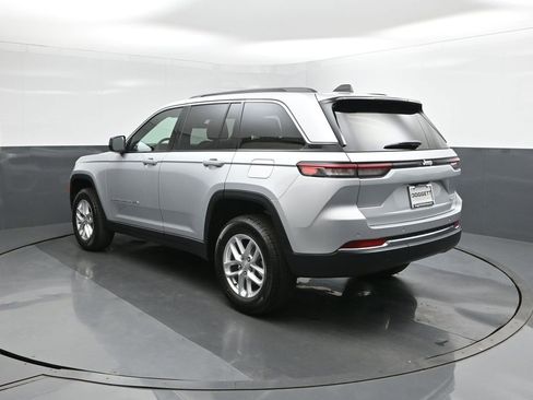 New 2025 Jeep Grand Cherokee Laredo image 5