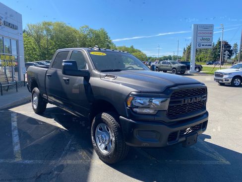 Used 2024 RAM 2500 Tradesman w/ Snow Chief Group AWD/4WD image 7