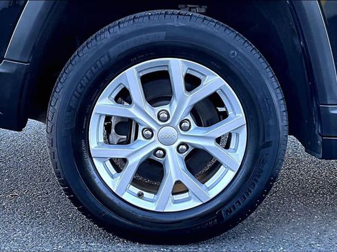 Used 2023 Jeep Grand Cherokee L Limited image 42