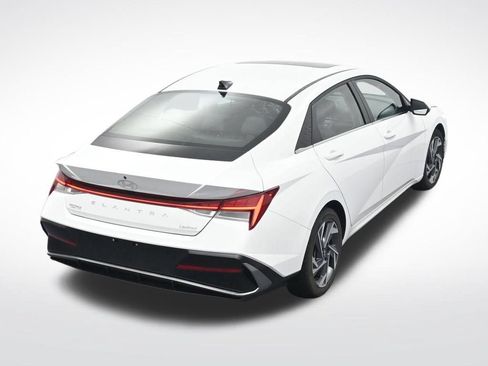 Used 2025 Hyundai Elantra Limited FWD image 24