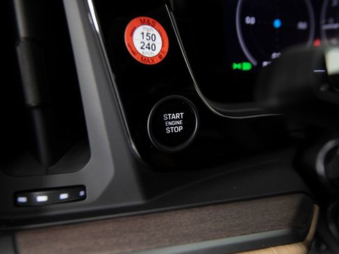 New 2026 Porsche Cayenne image 24