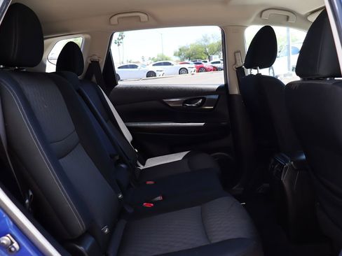 Used 2020 Nissan Rogue SV image 28