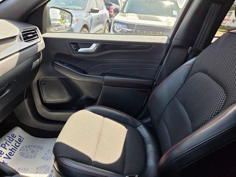 Used 2024 Ford Escape ST-Line w/ Tech Pack #1 AWD/4WD image 18