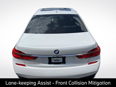 Used 2018 BMW 740e xDrive w/ M Sport Package AWD/4WD image 11
