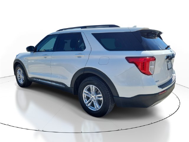 Used 2023 Ford Explorer XLT w/ Equipment Group 202A RWD image 3