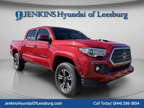 Used 2019 Toyota Tacoma TRD Sport image 6