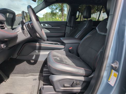 Used 2025 Ford Explorer ST AWD/4WD image 16