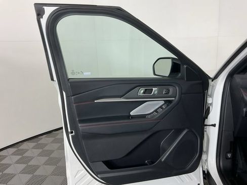 Used 2025 Ford Explorer ST AWD/4WD image 14