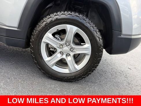 Used 2023 Jeep Compass Latitude AWD/4WD image 10