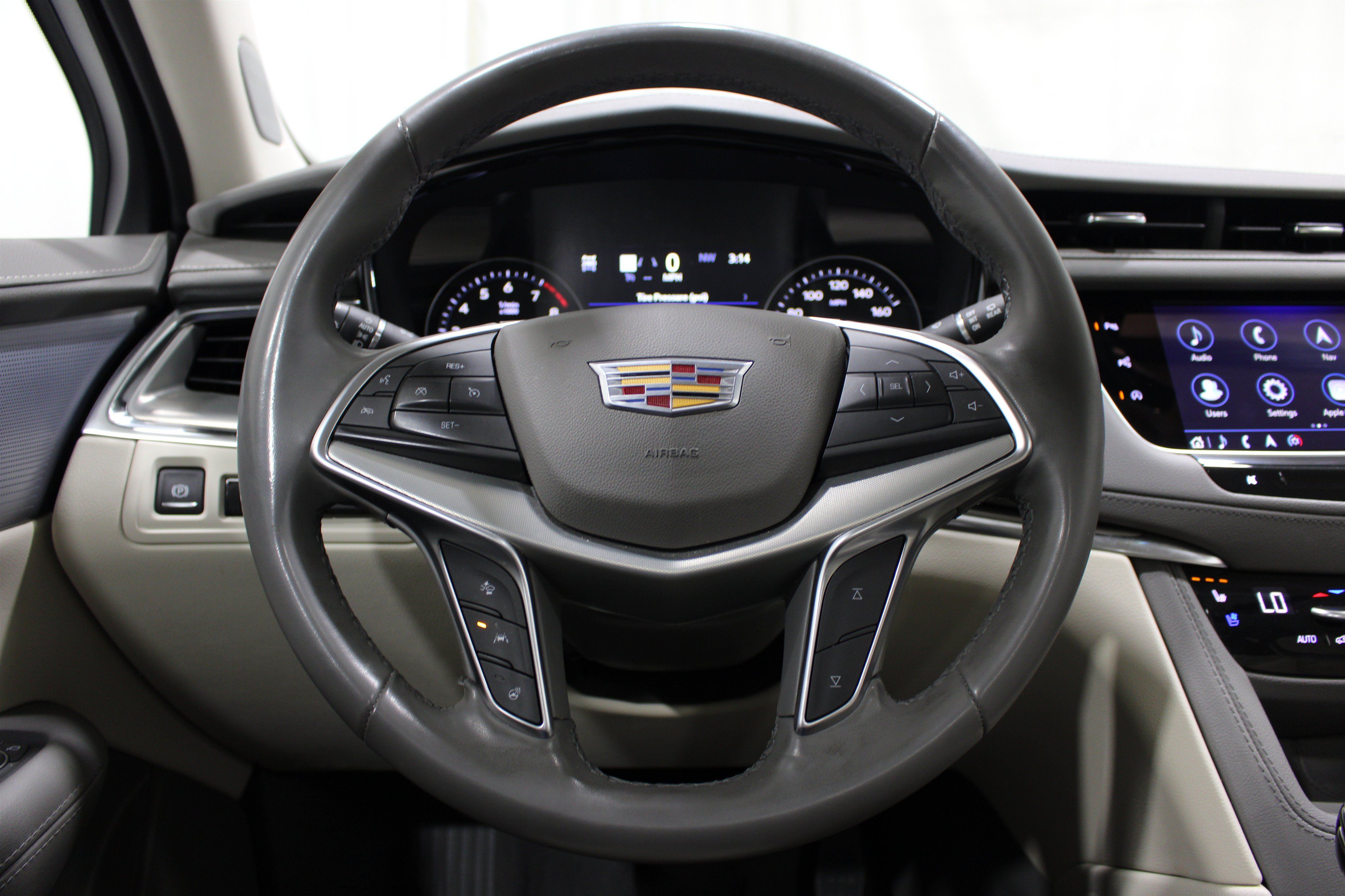 Used 2025 Cadillac XT5 Premium Luxury w/ Technology Package AWD/4WD image 13