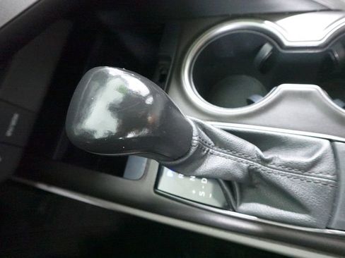 Used 2021 Toyota Camry SE image 19