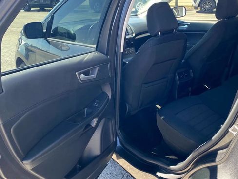 Used 2020 Ford Edge SE FWD image 20