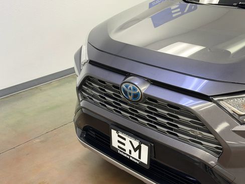 Used 2020 Toyota RAV4 XSE AWD/4WD image 13