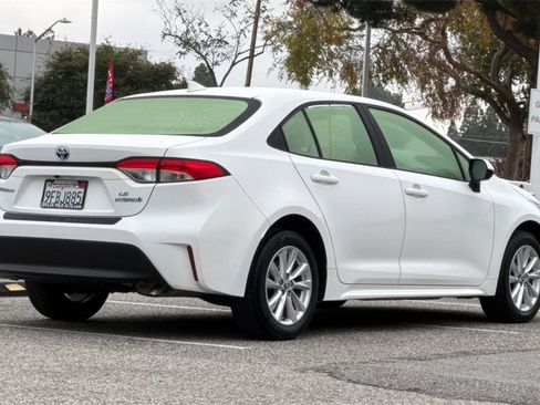 Certified 2023 Toyota Corolla LE image 3