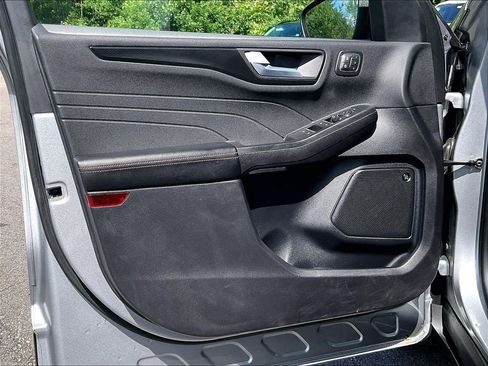 Used 2022 Ford Escape SEL w/ SEL Stealth AWD Package image 9