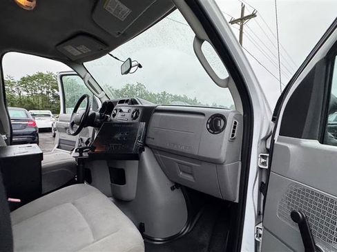 Used 2013 Ford E-150 and Econoline 150 RWD image 33