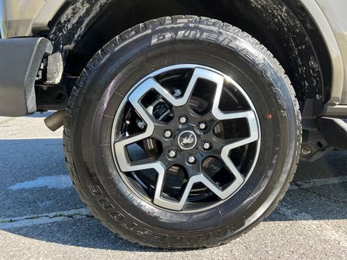 Used 2025 Ford Bronco Outer Banks AWD/4WD image 15