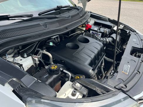 Used 2017 Ford Explorer XLT w/ Class II Trailer Tow Package AWD/4WD image 28