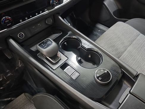 Used 2023 Nissan Rogue SV AWD/4WD image 25