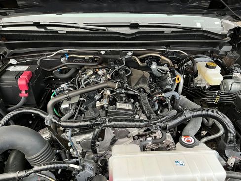 Used 2025 Toyota Tacoma TRD Off-Road image 33