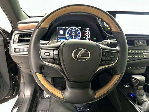 Certified 2025 Lexus ES 350 w/ Accessory Package (Z2) FWD image 18