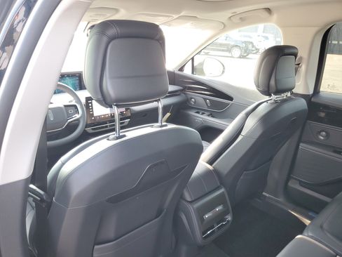 New 2026 Lincoln Nautilus Reserve AWD/4WD image 28