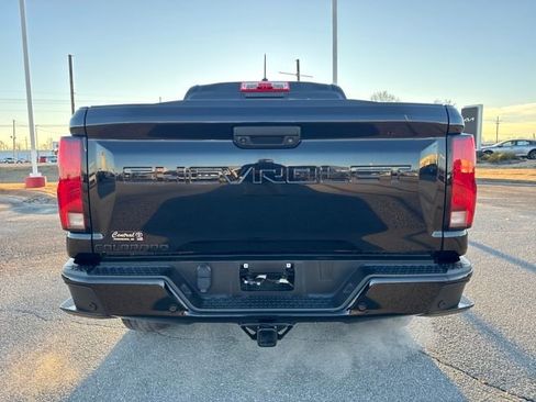 Used 2023 Chevrolet Colorado Z71 w/ Z71 Convenience Package 2 image 5
