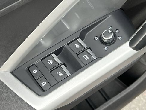 Used 2023 Audi Q3 2.0T Premium image 13