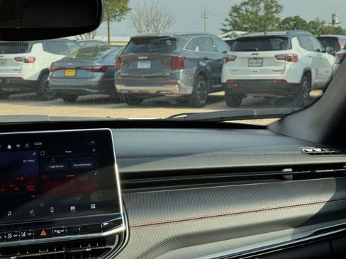 Used 2025 Jeep Compass Trailhawk AWD/4WD image 35