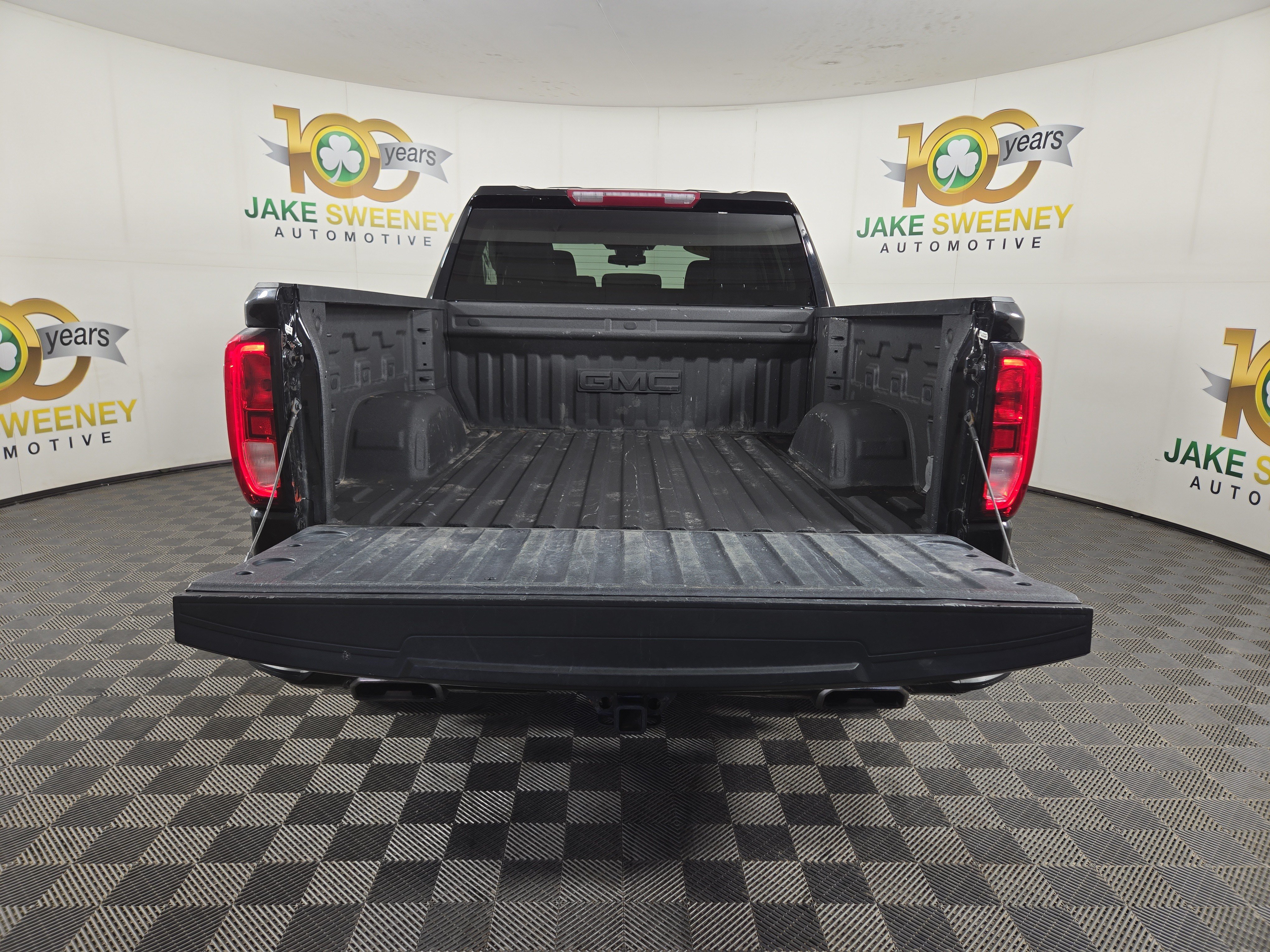 Certified 2024 GMC Sierra 1500 Elevation w/ LPO, Elevation Black Package AWD/4WD image 30