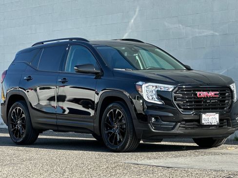 Certified 2023 GMC Terrain SLT w/ Elevation Edition FWD image 2