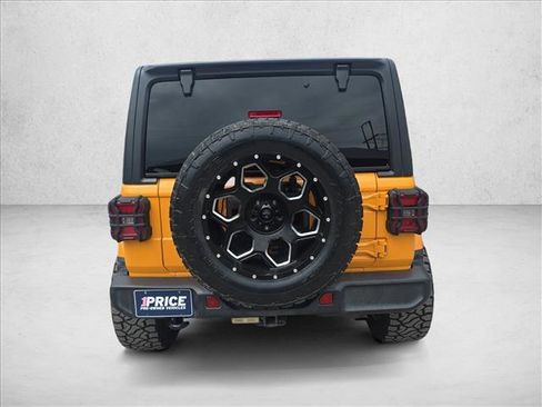 Used 2018 Jeep Wrangler Unlimited Sahara AWD/4WD image 4
