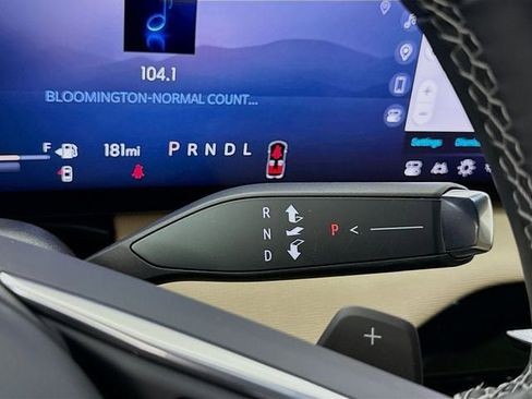 Used 2025 Buick Enclave Preferred image 18