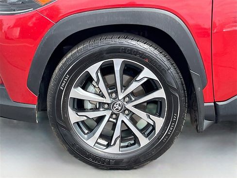 Used 2024 Toyota Corolla Cross XLE image 31