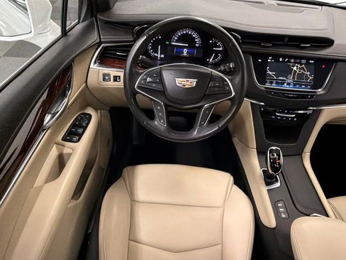 Used 2019 Cadillac XT5 Luxury image 21