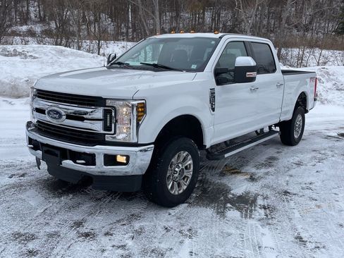 Used 2019 Ford F250 XLT w/ XLT Premium Package image 2