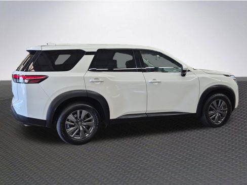 Used 2022 Nissan Pathfinder S FWD image 4