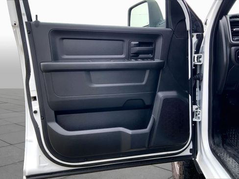 Used 2023 RAM 2500 Tradesman w/ Chrome Appearance Group AWD/4WD image 16