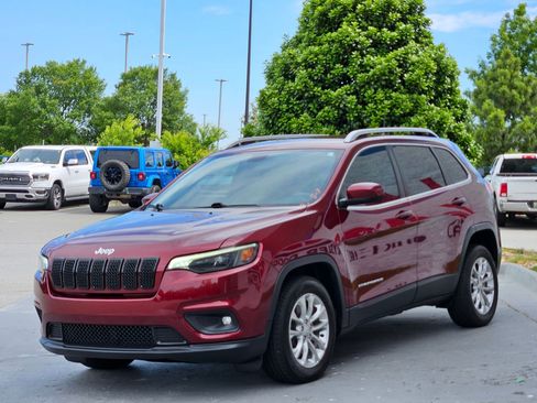 Used 2019 Jeep Cherokee Latitude w/ Popular Appearance Group FWD image 3