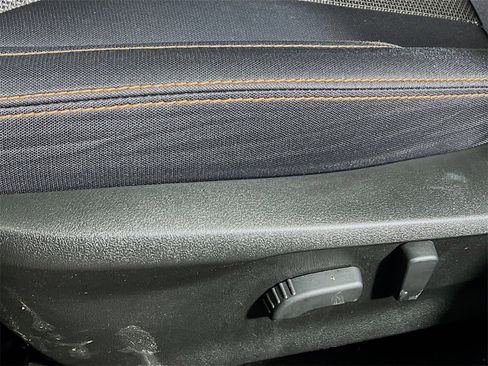 Used 2022 Subaru Crosstrek 2.0i Premium w/ Moonroof Package image 18