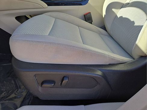 Used 2023 Buick Envision Preferred image 24