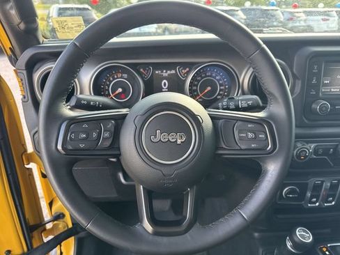 Used 2018 Jeep Wrangler Sport AWD/4WD image 18