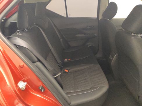 Used 2021 Nissan Kicks SV image 19