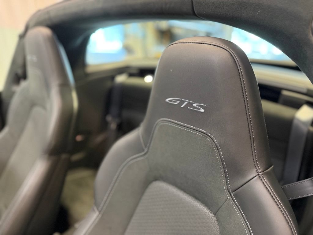 Certified 2025 Porsche 911 Targa 4 GTS AWD/4WD image 6