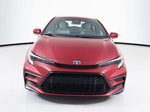 Used 2025 Toyota Corolla SE FWD image 2